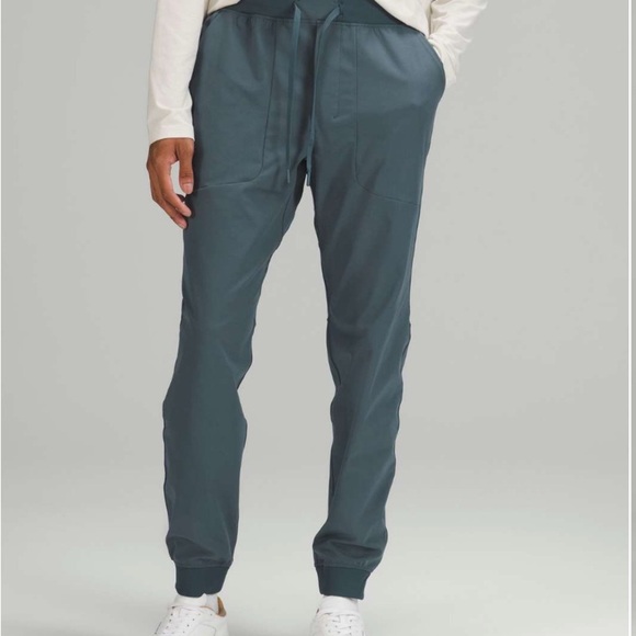 NWOT Lululemon athletica Men's ABC Joggers size Medium. Color Iron Blue - Picture 1 of 14